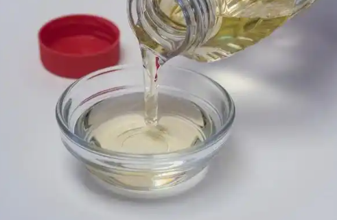 （白油專用消泡劑應(yīng)用場(chǎng)景）